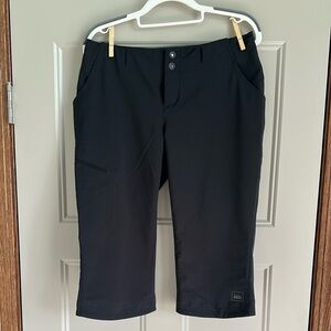 REI Black Coop Endeavor Hiking Pants Women’s size 4 Like New cropped